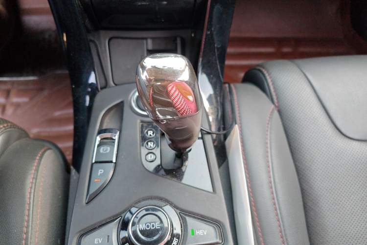 Used BYD Qin New Energy 2014 1.5T Flagship Model Gear Lever