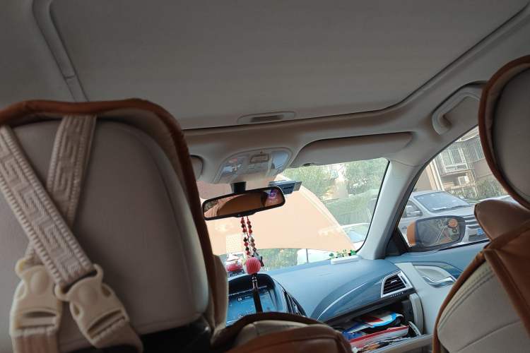 Used BYD Qin New Energy 2014 1.5T Flagship Model Headliner