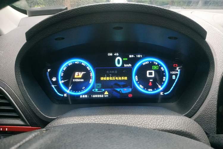 Used BYD Qin New Energy 2014 1.5T Cool Black Knight Flagship Model Instrument Cluster