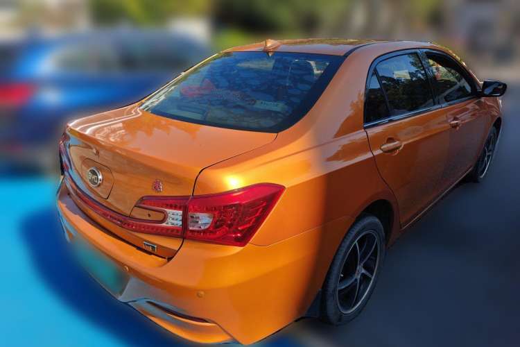 Used BYD Qin New Energy 2014 1.5T Flagship Model Rear Right 45 Deg