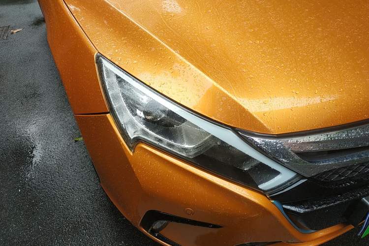 Used BYD Qin New Energy 2014 1.5T Cool Black Knight Flagship Model Right Front Headlight