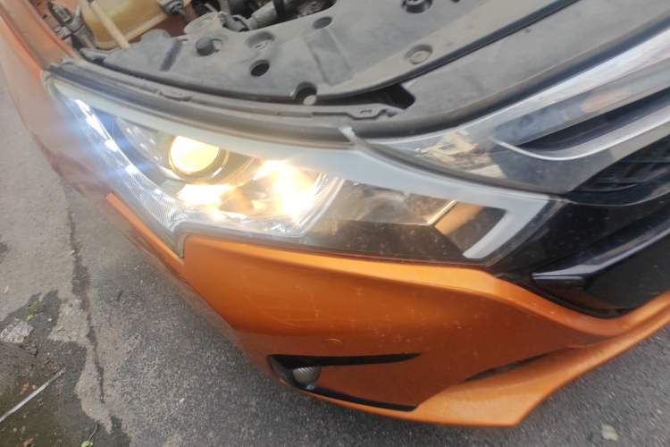 Used BYD Qin New Energy 2014 1.5T Flagship Model Right Front Headlight