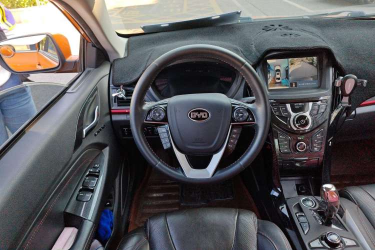 Used BYD Qin New Energy 2014 1.5T Flagship Model Steering Wheel