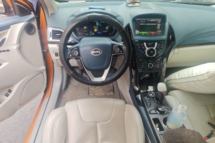 Used BYD Qin New Energy 2014 1.5T Flagship Model Steering Wheel