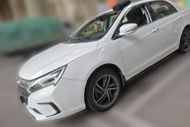 BYD Qin New Energy 2014 1.5T Flagship Model usado
