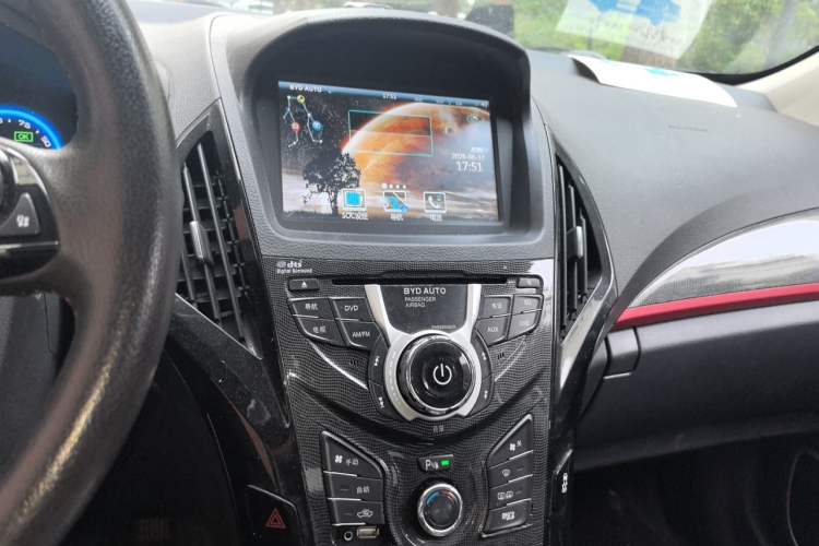 Used BYD Qin New Energy 2014 1.5T Cool Black Knight Flagship Model Audio And AC Panel