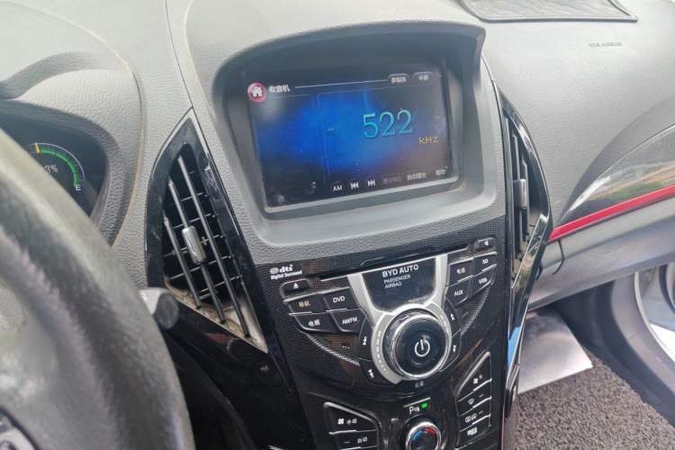 Used BYD Qin New Energy 2014 1.5T Flagship Model Audio And AC Panel