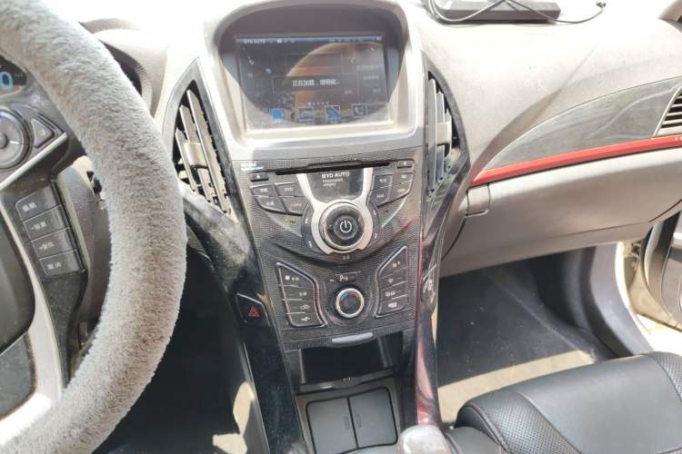 Used BYD Qin New Energy 2014 1.5T Flagship Model Audio And AC Panel