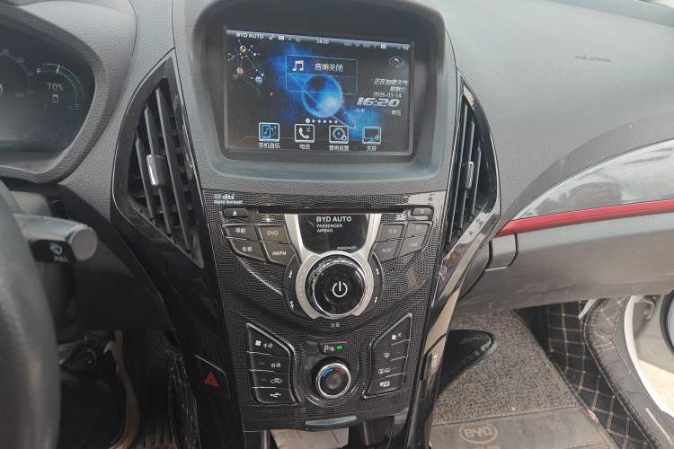 Used BYD Qin New Energy 2014 1.5T Flagship Model Audio And AC Panel