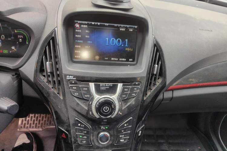 Used BYD Qin New Energy 2014 1.5T Flagship Model Audio And AC Panel