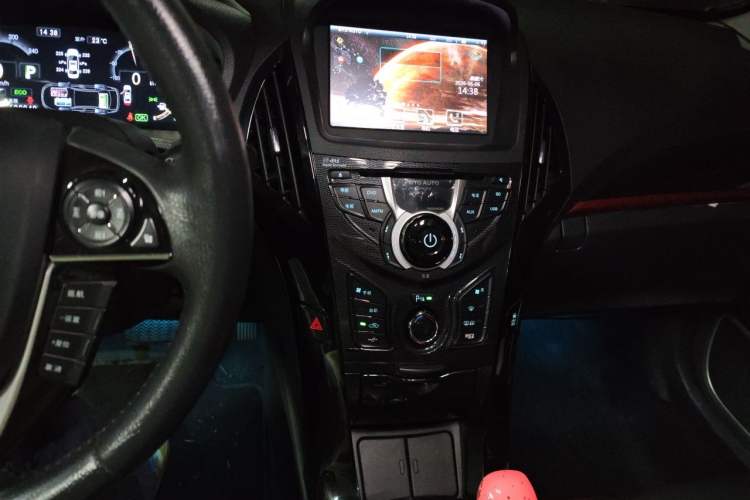 Used BYD Qin New Energy 2014 1.5T Flagship Model Audio And AC Panel