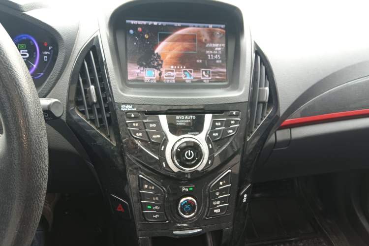 Used BYD Qin New Energy 2014 1.5T Flagship Model Audio And AC Panel