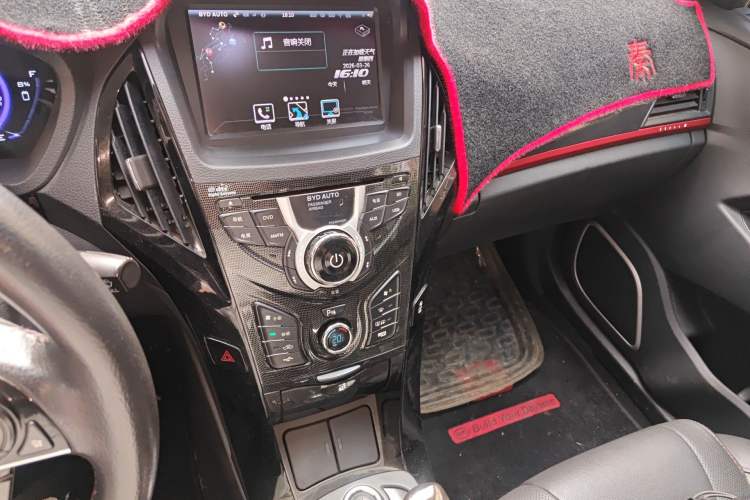 Used BYD Qin New Energy 2014 1.5T Flagship Model Audio And AC Panel