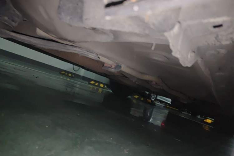 Used BYD Qin New Energy 2014 1.5T Cool Black Knight Flagship Model Chassis Front Left