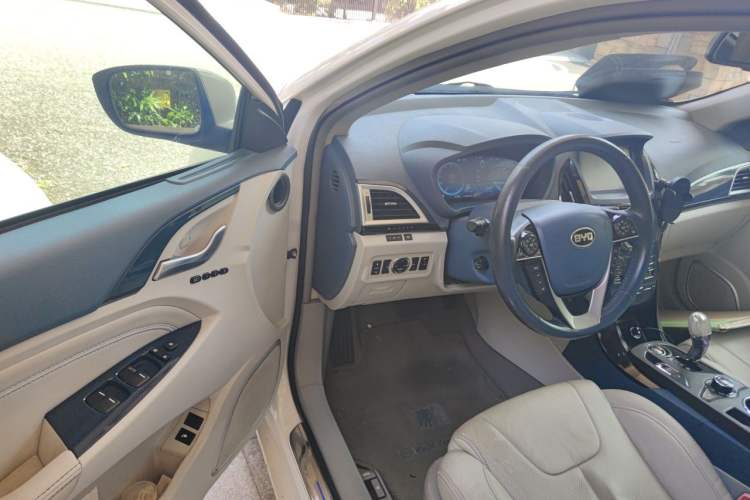 Used BYD Qin New Energy 2014 1.5T Flagship Model Driver Seat