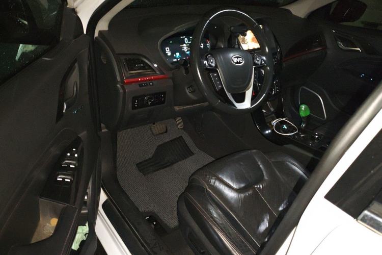 Used BYD Qin New Energy 2014 1.5T Flagship Model Driver Seat