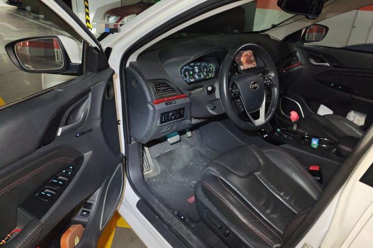 Used BYD Qin New Energy 2014 1.5T Flagship Model Driver Seat