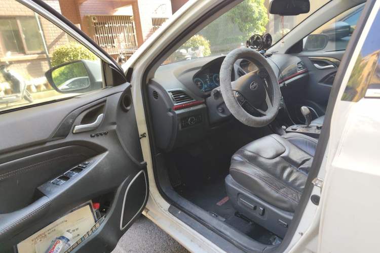 Used BYD Qin New Energy 2014 1.5T Flagship Model Driver Seat