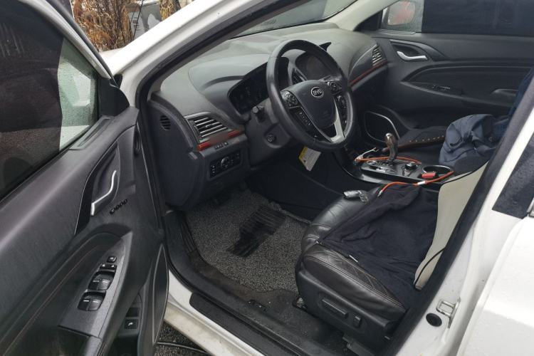 Used BYD Qin New Energy 2014 1.5T Flagship Model Driver Seat