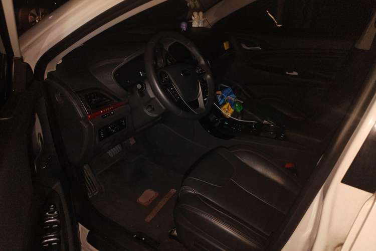 Used BYD Qin New Energy 2014 1.5T Flagship Model Driver Seat