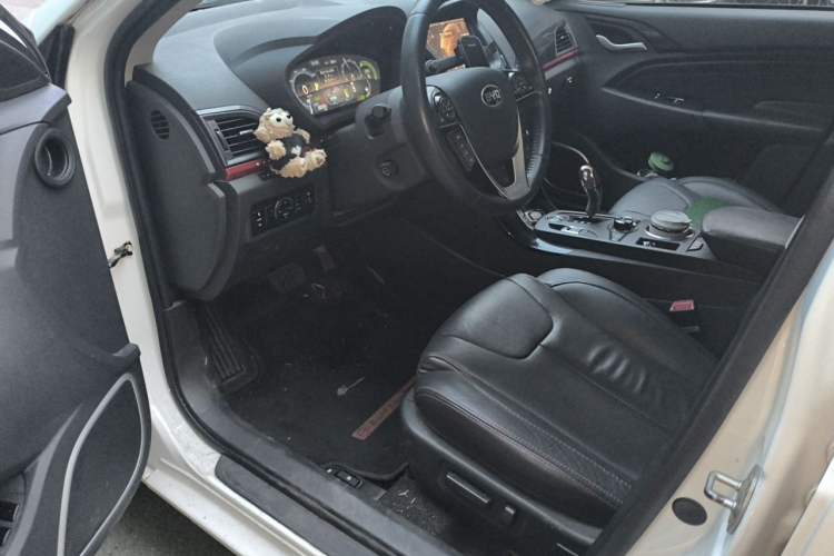 Used BYD Qin New Energy 2014 1.5T Flagship Model Driver Seat