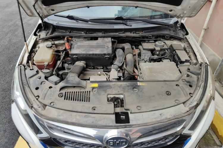 Used BYD Qin New Energy 2014 1.5T Cool Black Knight Flagship Model Engine Bay