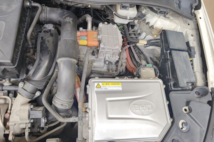 Used BYD Qin New Energy 2014 1.5T Flagship Model Engine Bay Left