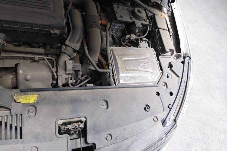 Used BYD Qin New Energy 2014 1.5T Flagship Model Engine Bay Left