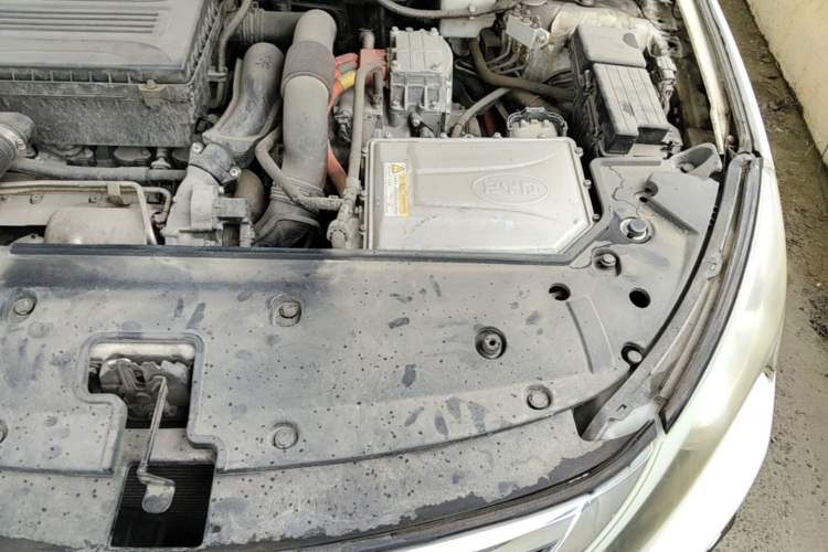 Used BYD Qin New Energy 2014 1.5T Flagship Model Engine Bay Left