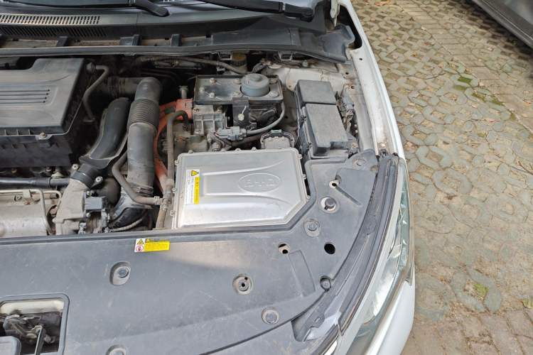 Used BYD Qin New Energy 2014 1.5T Flagship Model Engine Bay Left