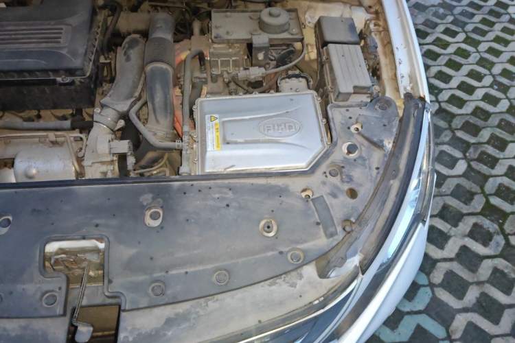 Used BYD Qin New Energy 2014 1.5T Flagship Model Engine Bay Left