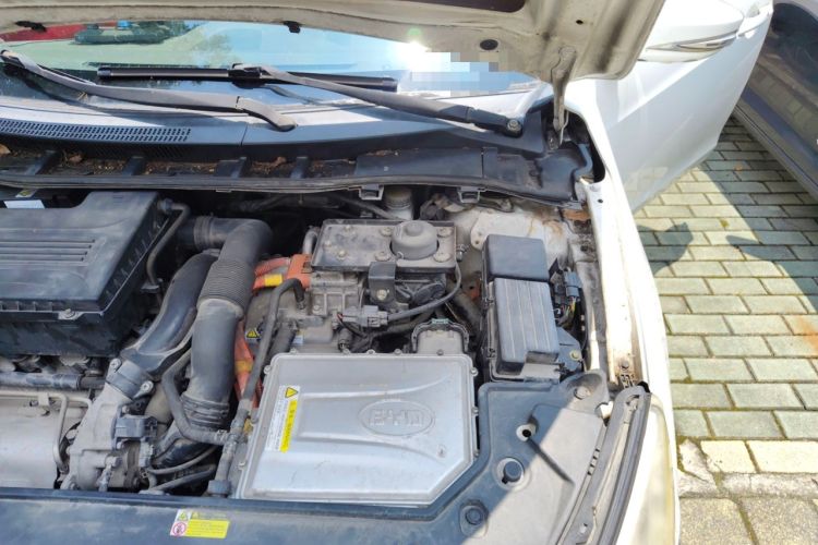 Used BYD Qin New Energy 2014 1.5T Flagship Model Engine Bay Left