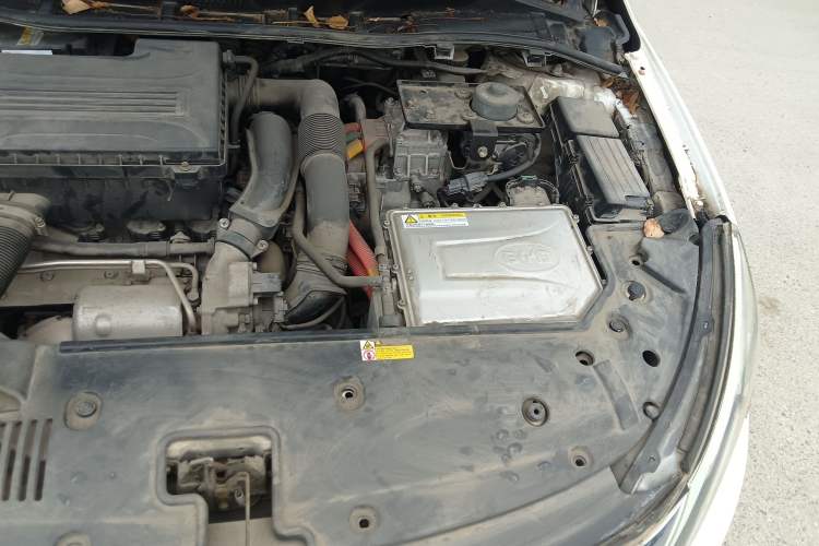 Used BYD Qin New Energy 2014 1.5T Flagship Model Engine Bay Left