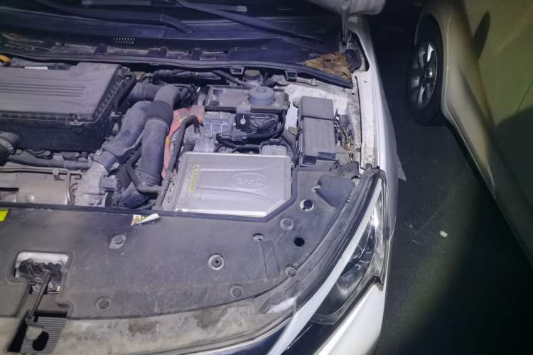 Used BYD Qin New Energy 2014 1.5T Flagship Model Engine Bay Left