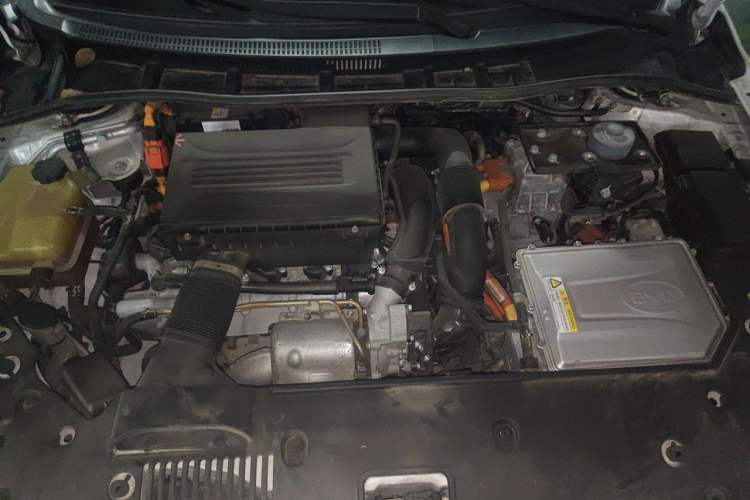 Used BYD Qin New Energy 2014 1.5T Cool Black Knight Flagship Model Engine Bay