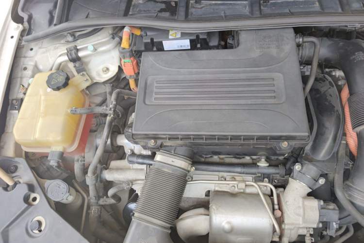 Used BYD Qin New Energy 2014 1.5T Flagship Model Engine Bay Right