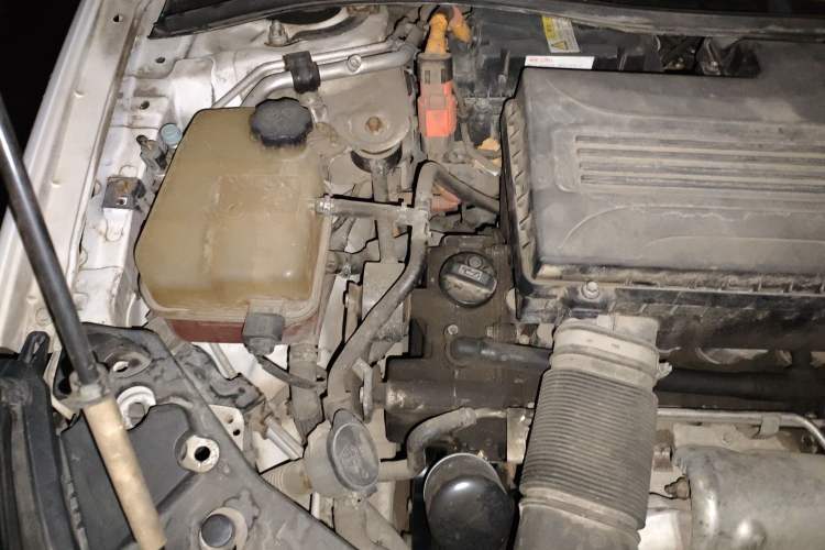 Used BYD Qin New Energy 2014 1.5T Flagship Model Engine Bay Right