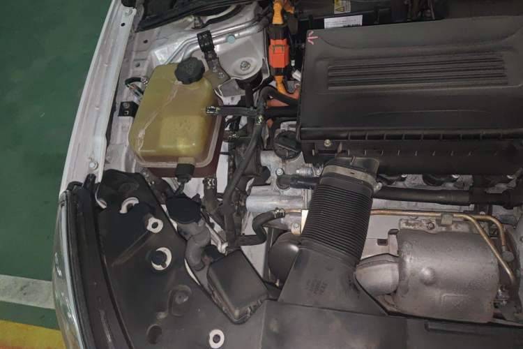Used BYD Qin New Energy 2014 1.5T Cool Black Knight Flagship Model Engine Bay Right