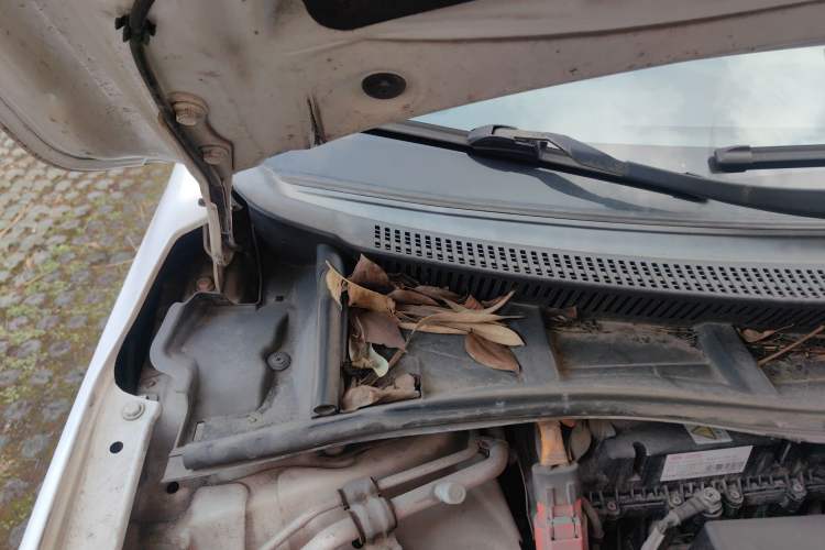Used BYD Qin New Energy 2014 1.5T Flagship Model Engine Bay Right