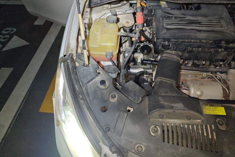 Used BYD Qin New Energy 2014 1.5T Flagship Model Engine Bay Right