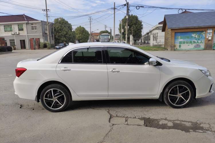 Used BYD Qin New Energy 2014 1.5T Cool Black Knight Flagship Model Exterior 2