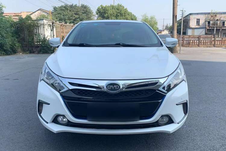 Used BYD Qin New Energy 2014 1.5T Cool Black Knight Flagship Model Exterior 2