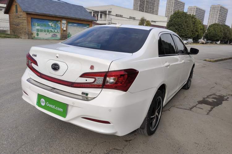 Used BYD Qin New Energy 2014 1.5T Cool Black Knight Flagship Model Exterior 3