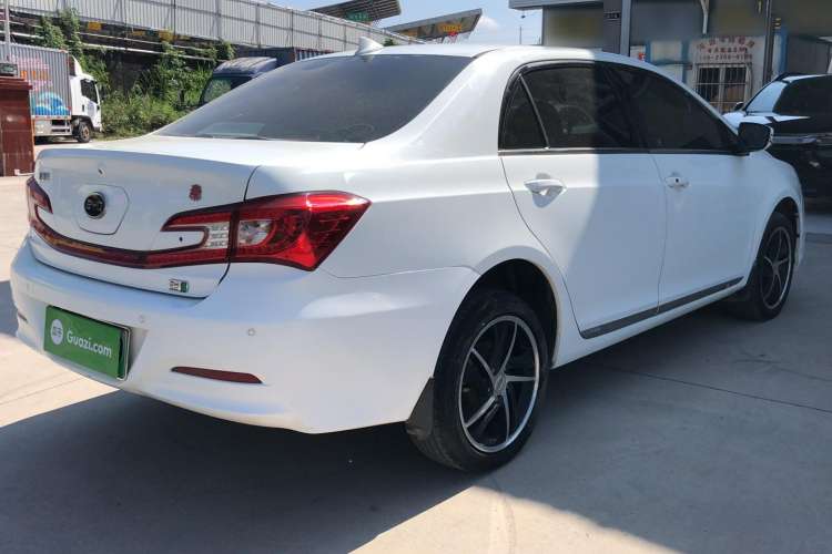 Used BYD Qin New Energy 2014 1.5T Flagship Model Exterior 3