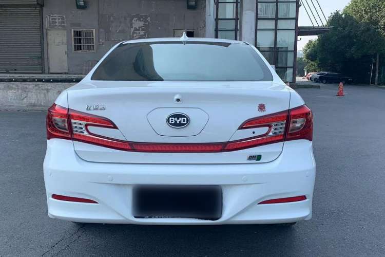 Used BYD Qin New Energy 2014 1.5T Cool Black Knight Flagship Model Exterior 5