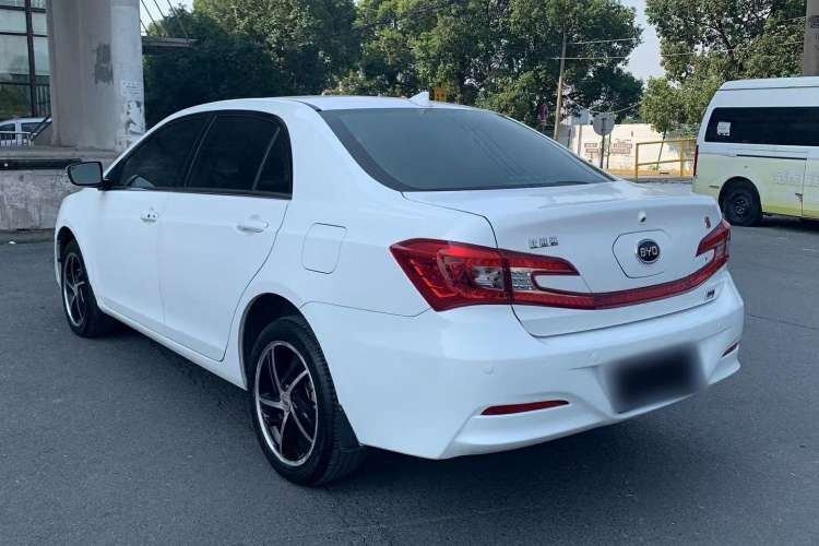 Used BYD Qin New Energy 2014 1.5T Cool Black Knight Flagship Model Exterior 6