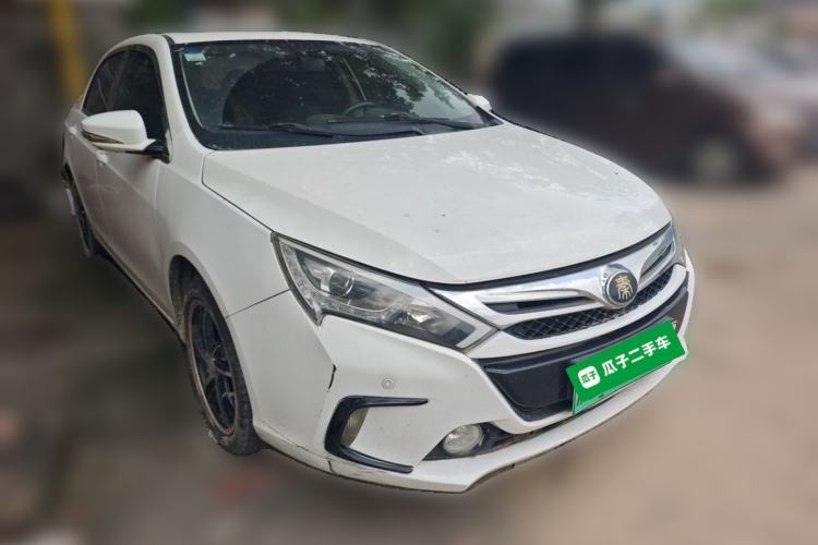 Used BYD Qin New Energy 2014 1.5T Flagship Model Front Right 45 Deg