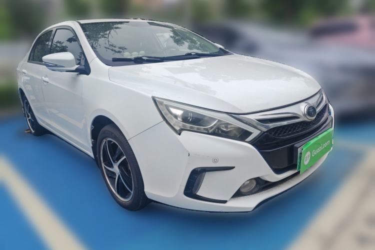 Used BYD Qin New Energy 2014 1.5T Flagship Model Front Right 45 Deg
