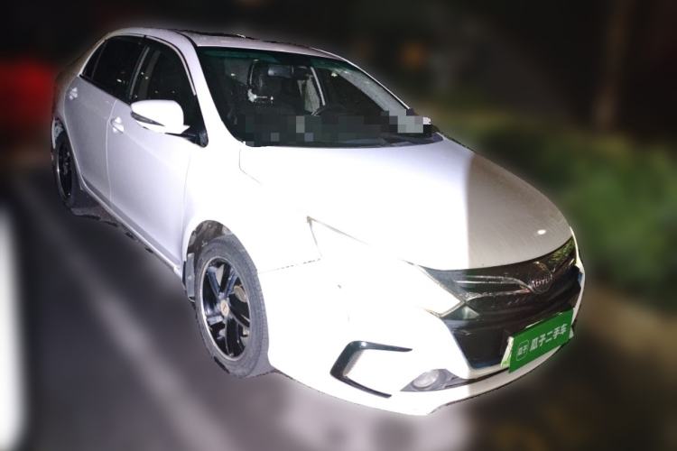 Used BYD Qin New Energy 2014 1.5T Flagship Model Front Right 45 Deg