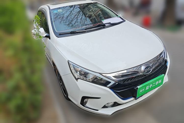 Used BYD Qin New Energy 2014 1.5T Flagship Model Front Right 45 Deg